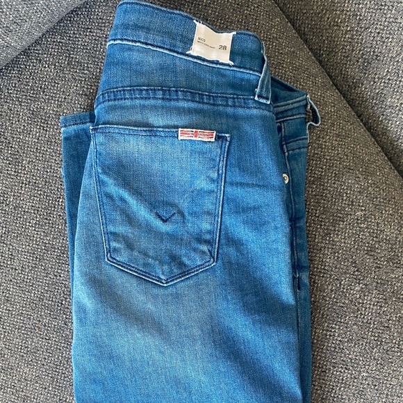 EUC Hudson "Nico" Middies Super Skinny Light Wash Size 28 - Picture 5 of 5